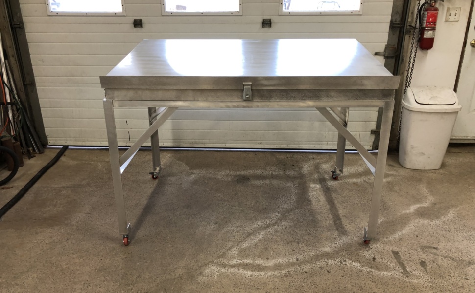 Bureau en aluminium