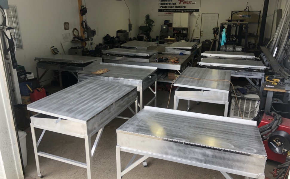 Bureau en aluminium