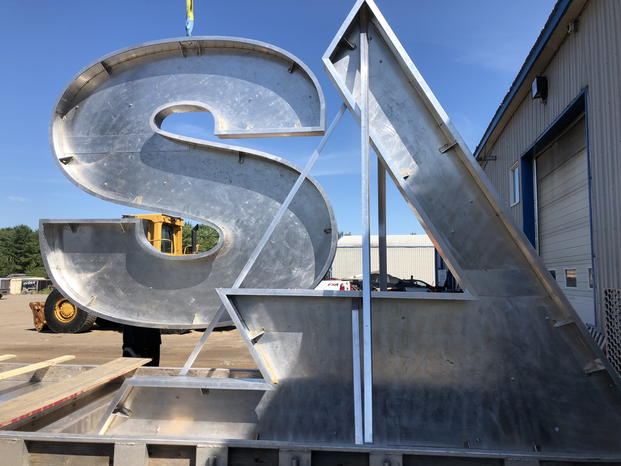 Lettre en aluminium sur mesure