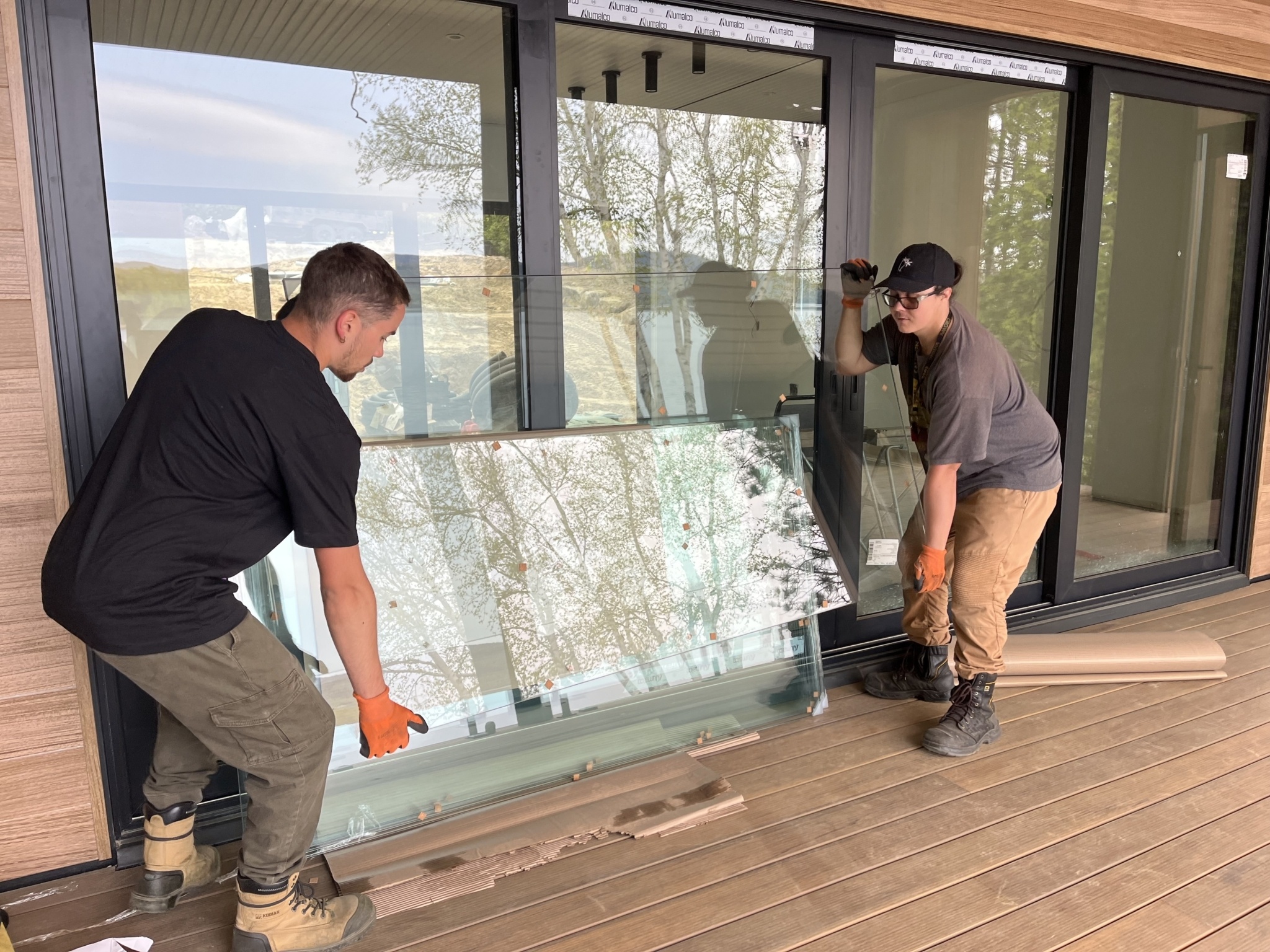 Installation de rampe de verre pour maison et chalet