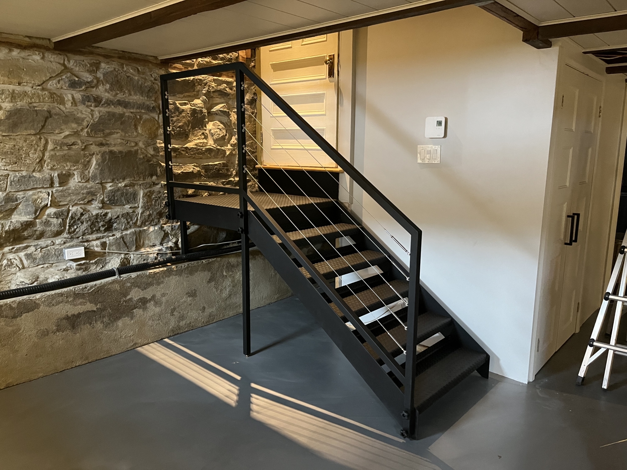 Escalier intérieur en aluminium noir