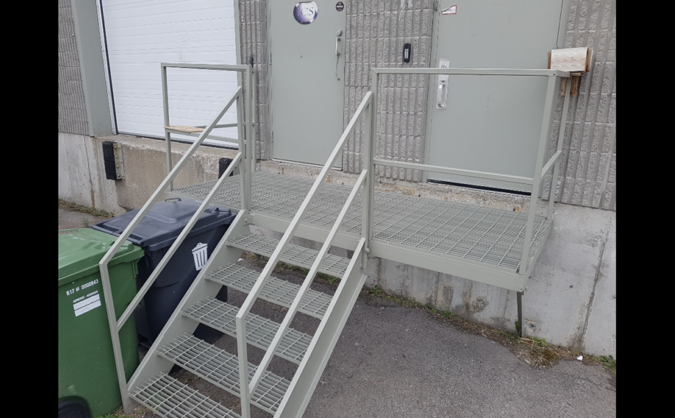 Escalier commercial en aluminium
