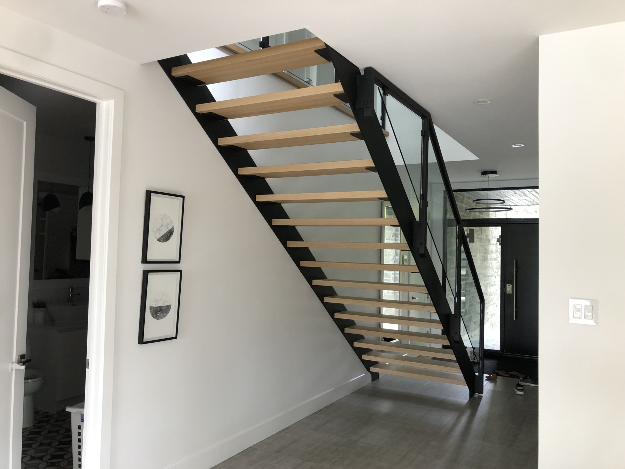 Escalier résidentiel bois et noir