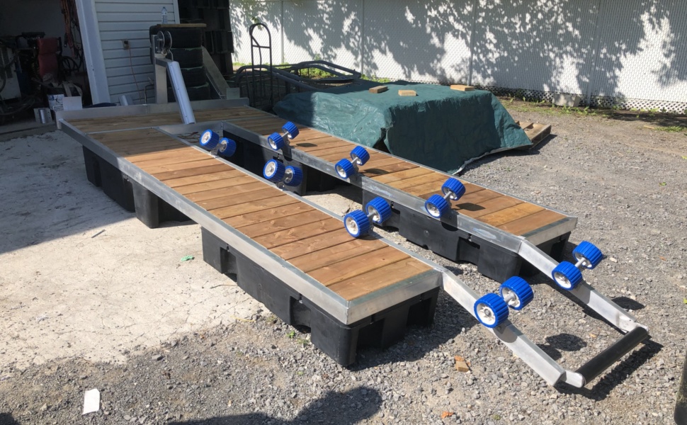 Quai sur mesure en aluminium pour motomarine