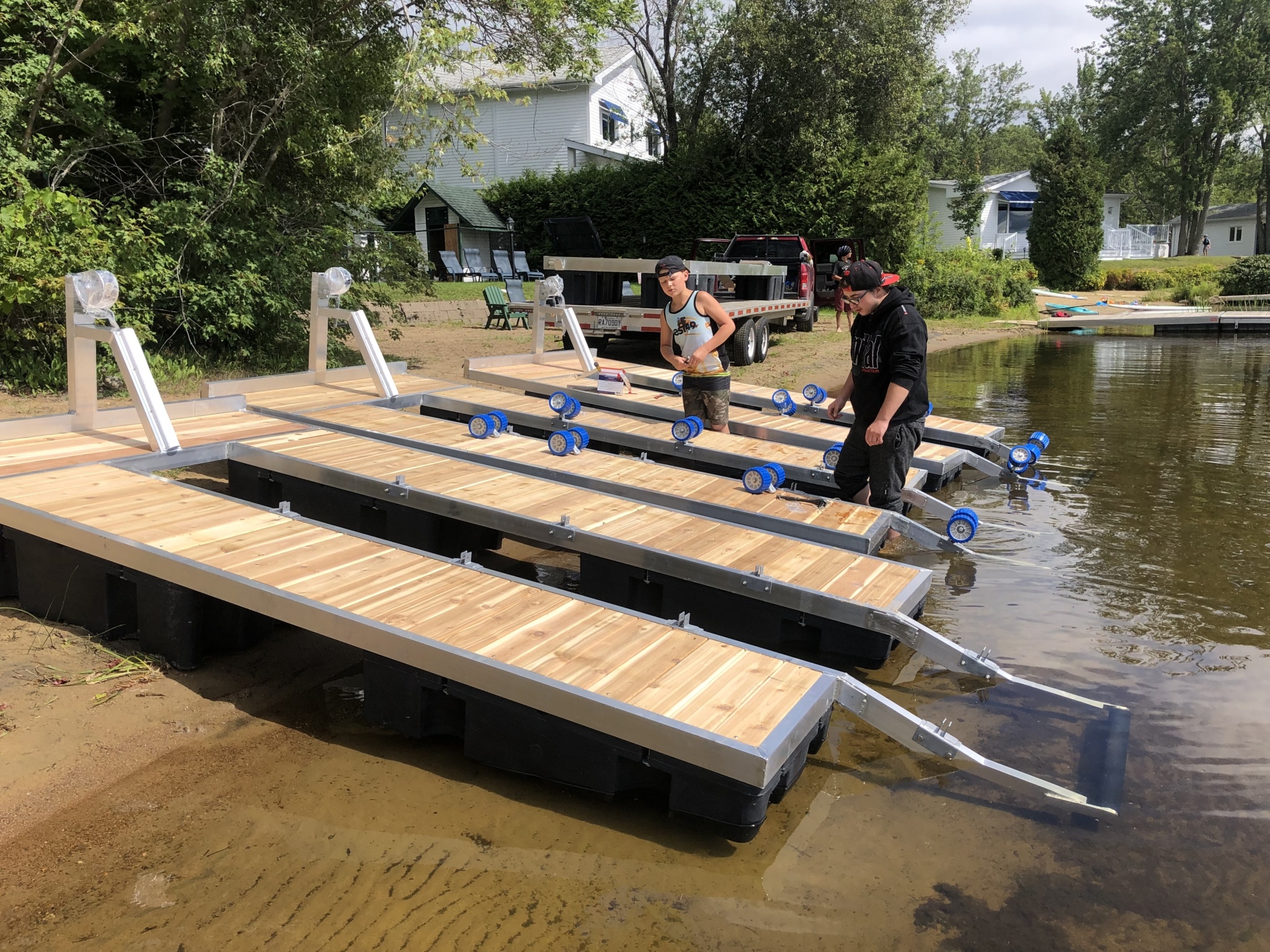 Quai sur mesure pour motomarine