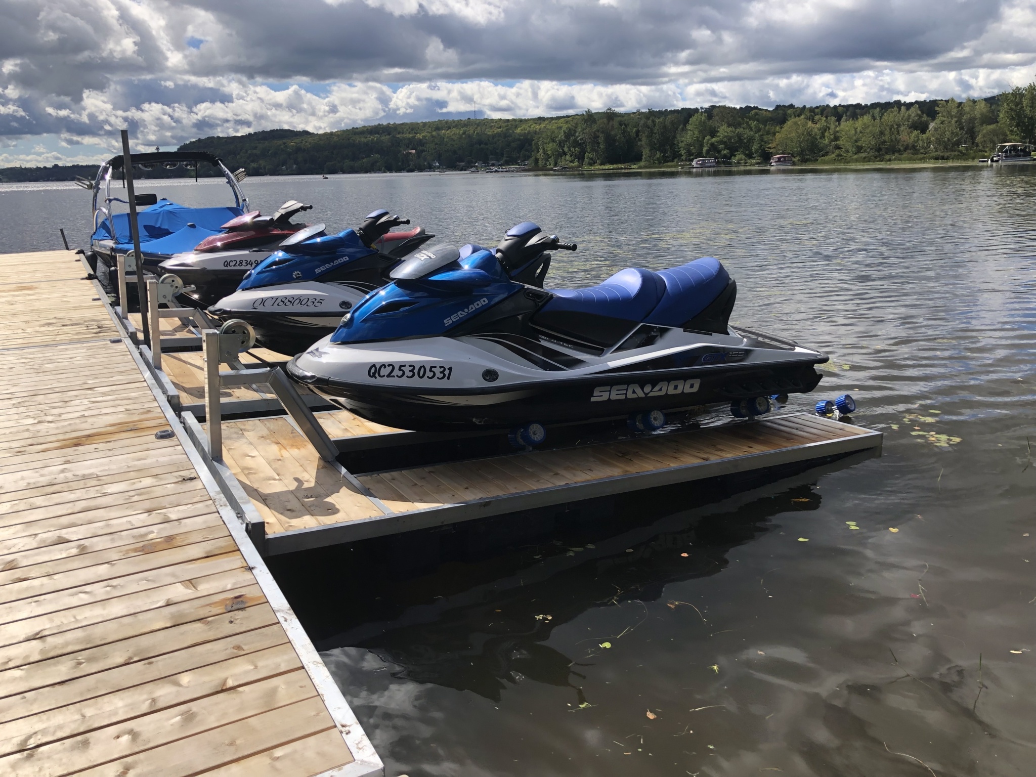 Quai pour motomarine, quai pour sea-doo