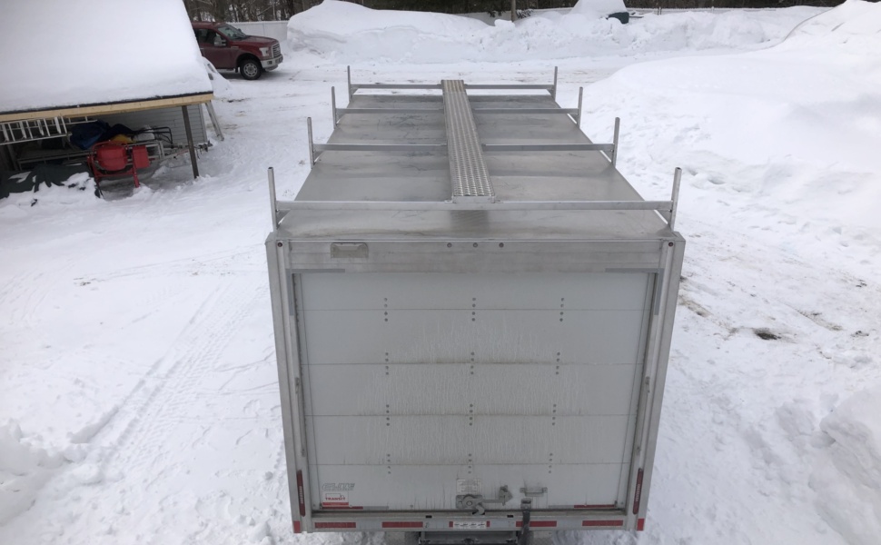 Support à échelles sur mesure pour camion