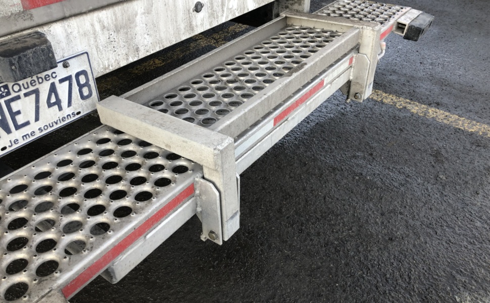 Marchepied pour camion sur mesure
