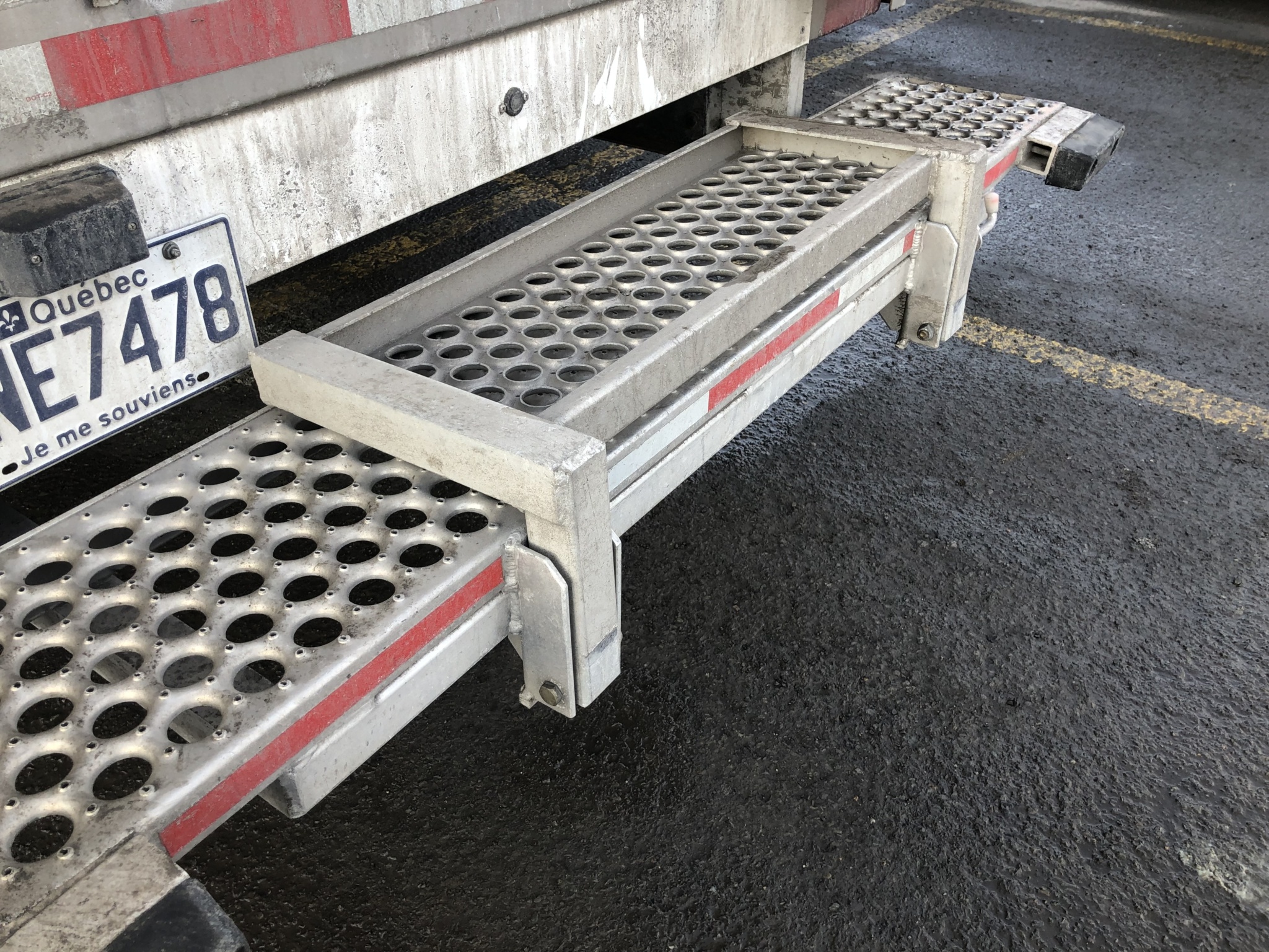 Marchepied pour camion sur mesure